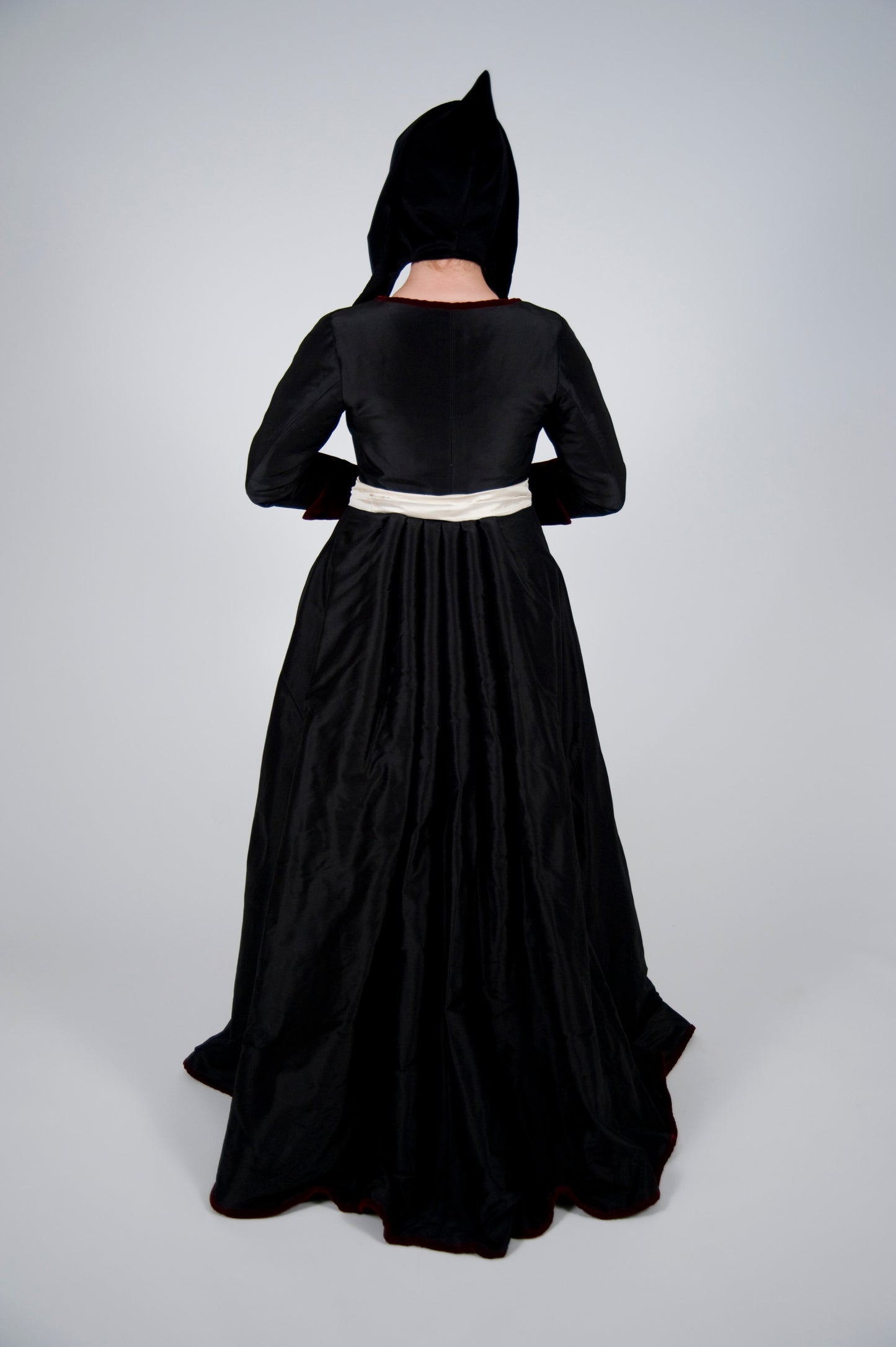 Finished garment - Early Tudor lady's gown as featured on the front cover of The Queen's Servants