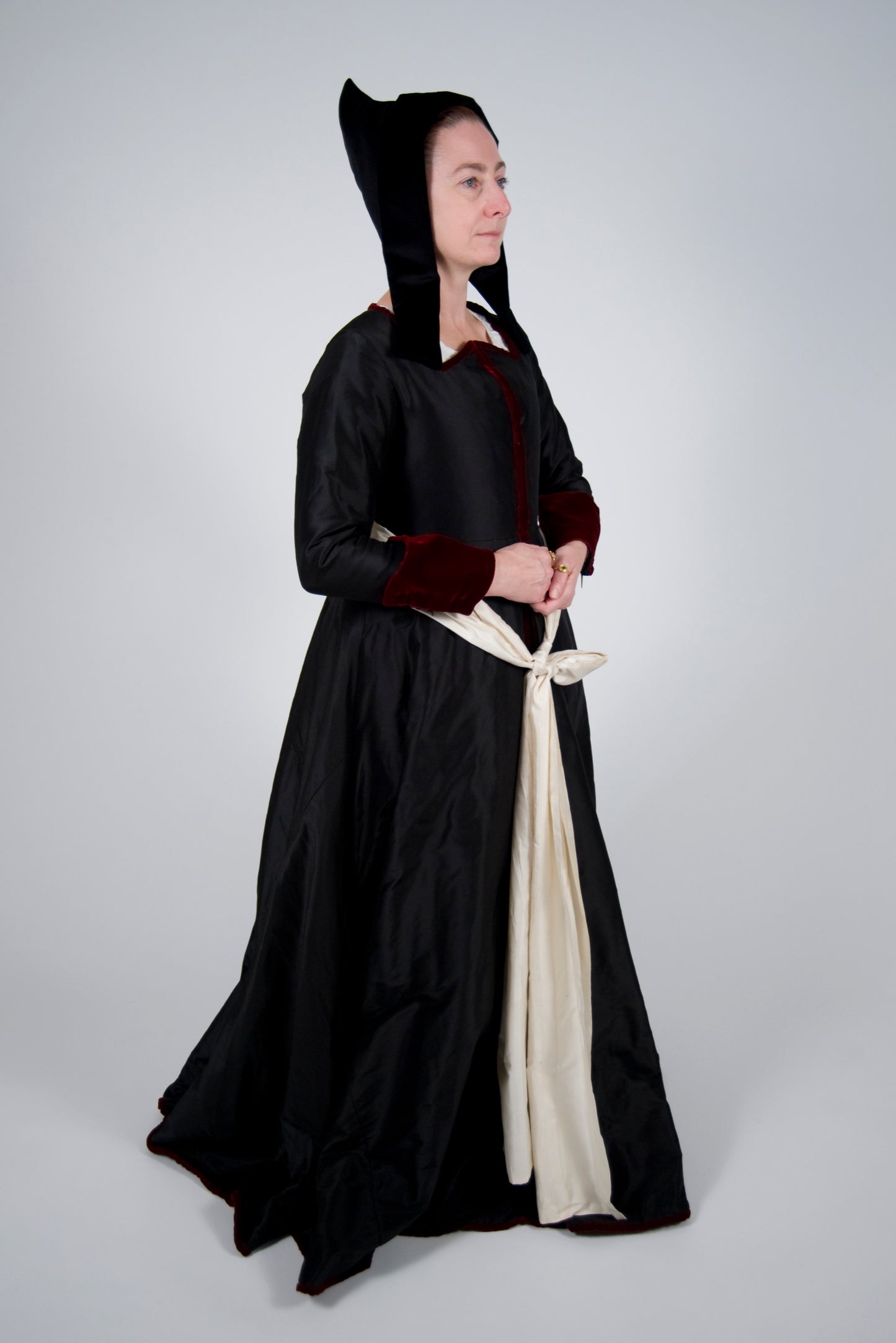 Updated Pattern for early Tudor lady's gowns