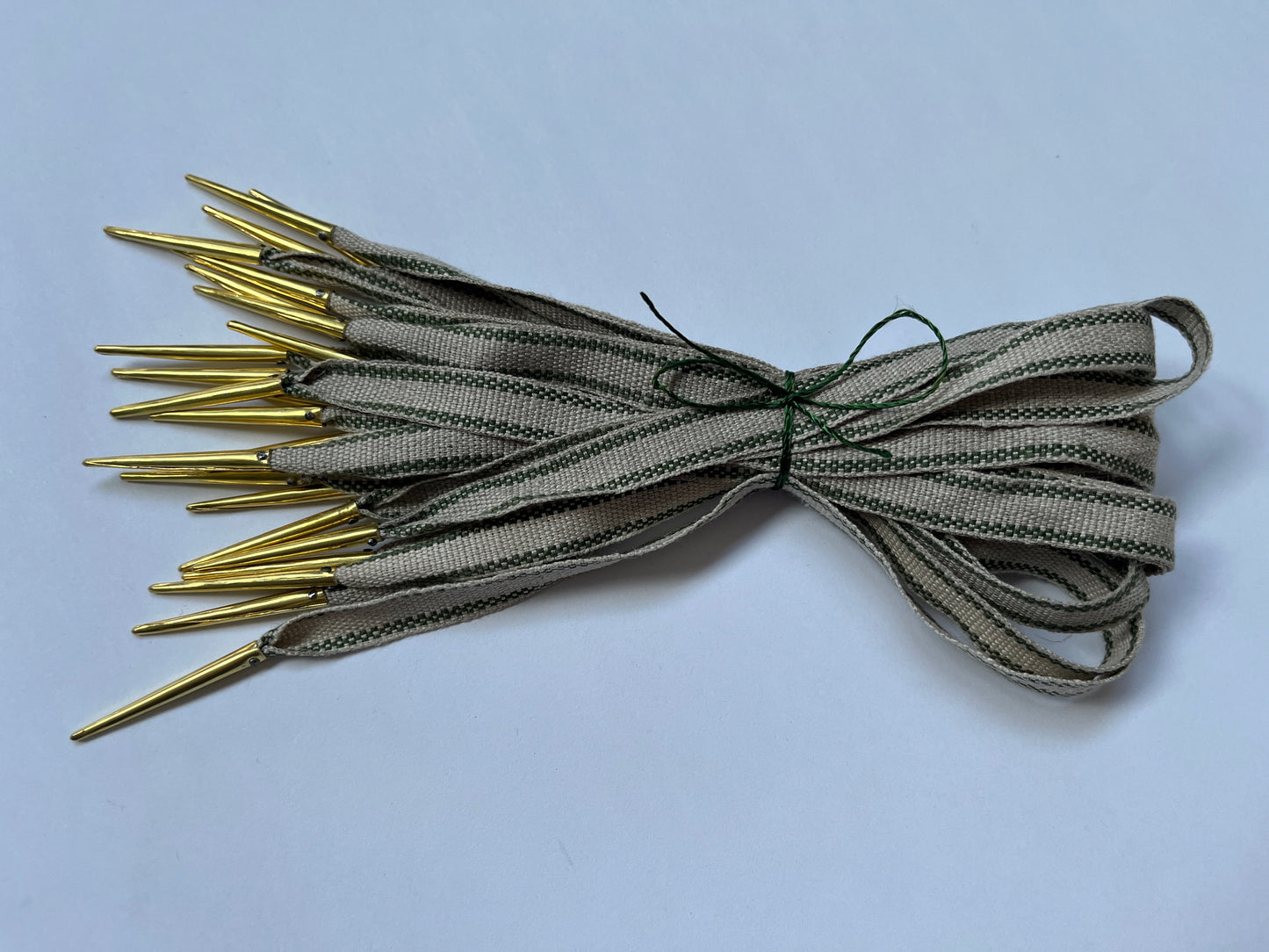 Linen ribbon points with brass aiglets for doublets and hose for reenactment or fancy dress - various colours