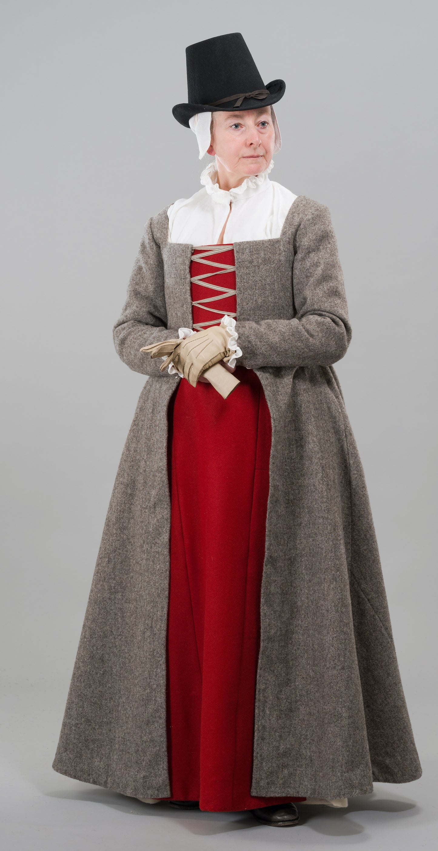 Pattern for Tudor woman's round gown with variations