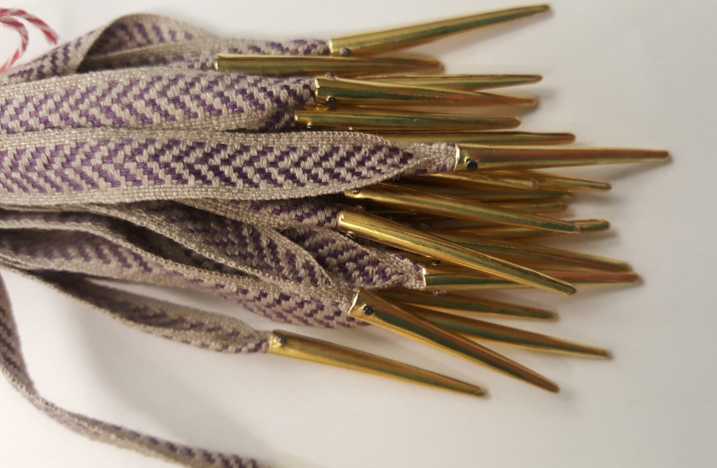 Linen ribbon points with brass aiglets for doublets and hose for reenactment or fancy dress - various colours