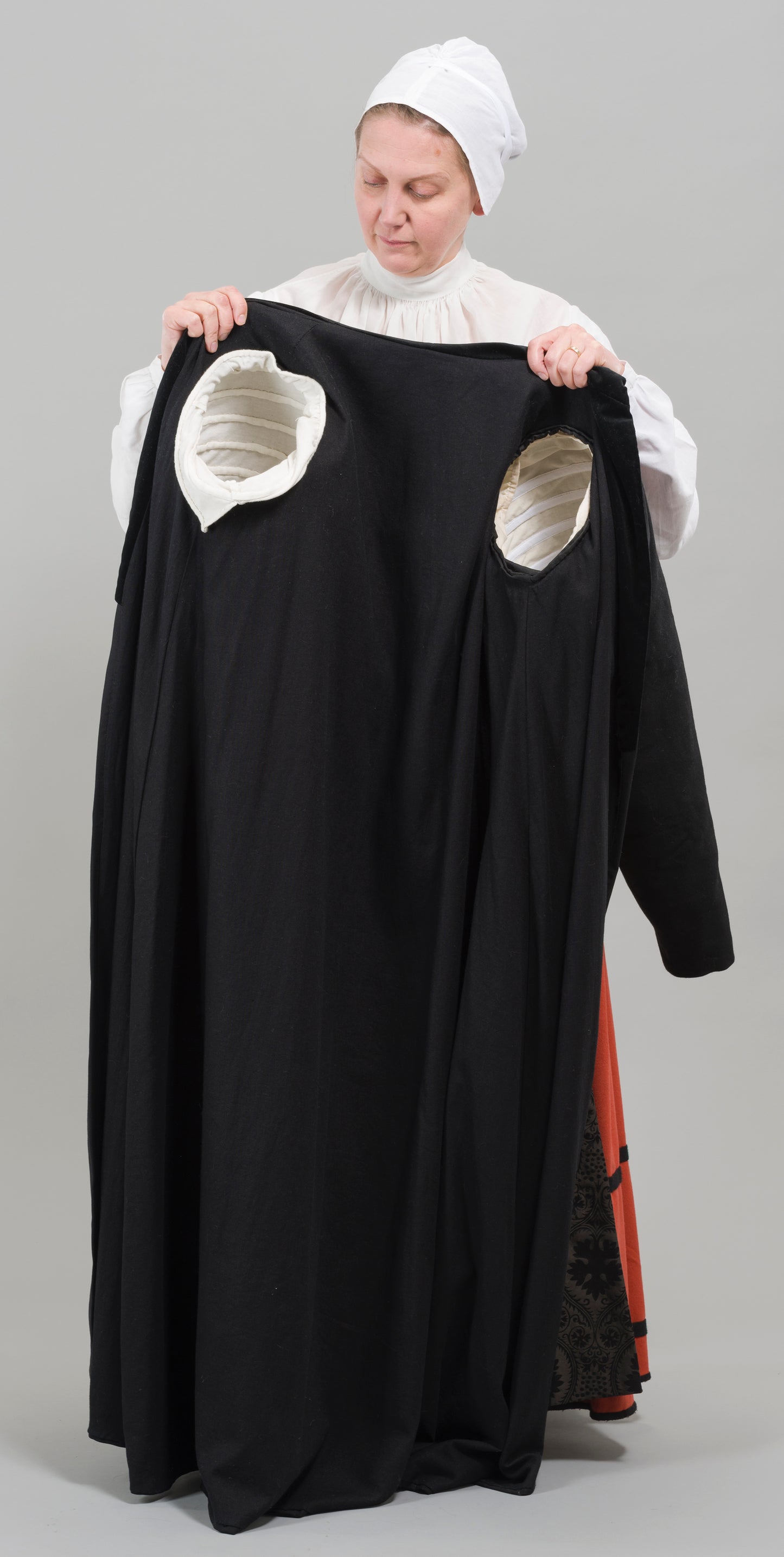 Pattern for a pair of Elizabethan farthingale sleeves