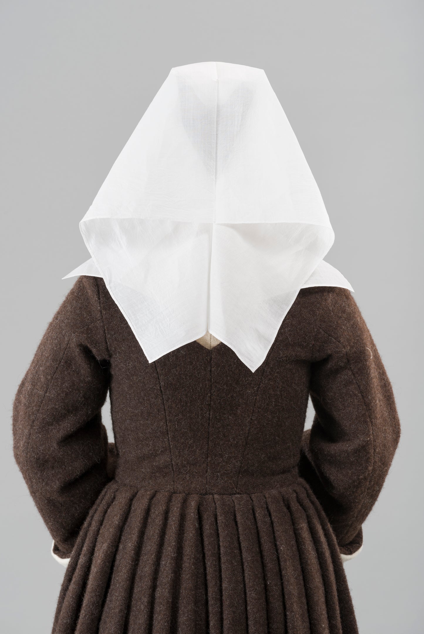 Pattern for Tudor woman’s head linen