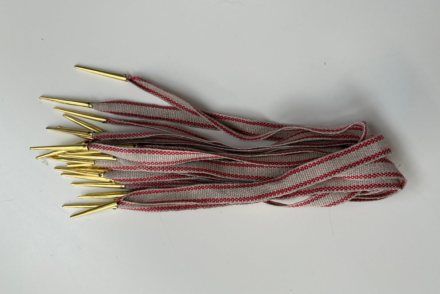 Linen ribbon points with brass aiglets for doublets and hose for reenactment or fancy dress - various colours