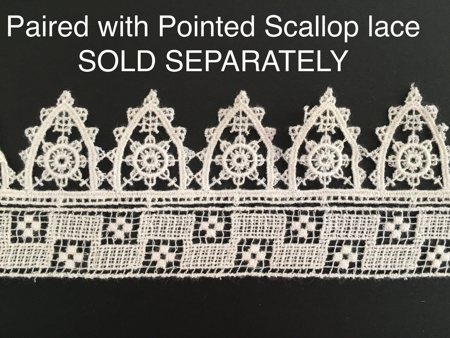 Tudor style insertion lace for Renaissance or Elizabethan reenactment, 7/8" (25mm) - sold by the half yard