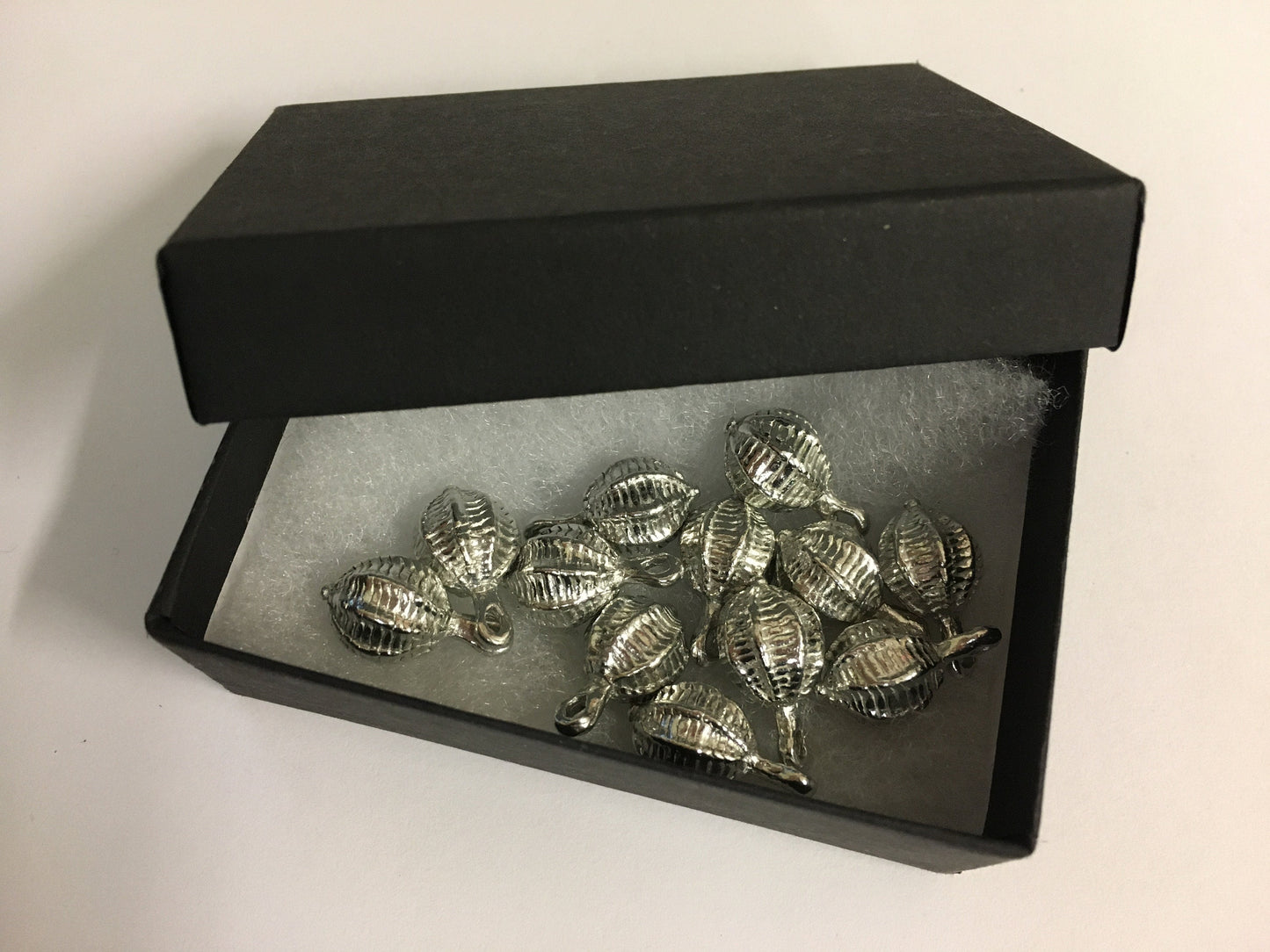 Set of 12 replica Tudor pewter common thread buttons for Renaissance or Elizabethan reenactment, 7/16" (11mm)