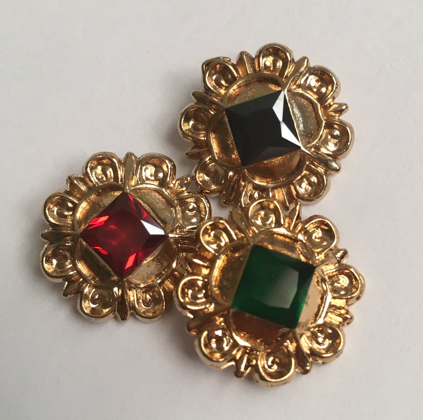Replica Tudor style gold-plated jewels (ouches) for Renaissance or Elizabethan reenactment, available in two sizes