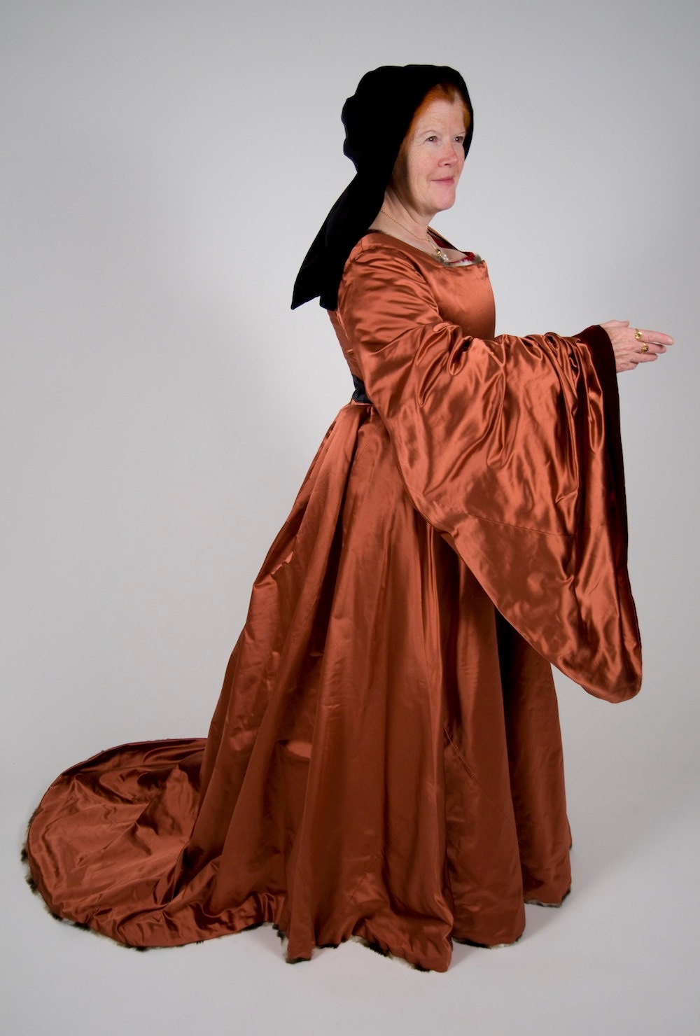 Updated Pattern for early Tudor lady's gowns