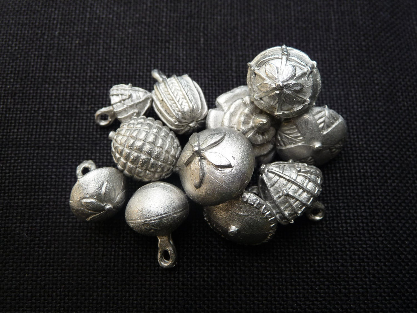 Set of 12 replica Tudor pewter common thread buttons for Renaissance or Elizabethan reenactment, 7/16" (11mm)