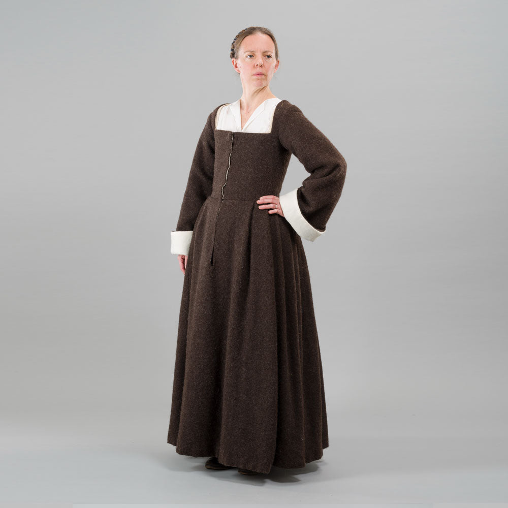 Typical Tudor woman set – The Tudor Tailor