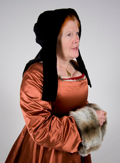 Finished Garment - Early Tudor woman's round velvet bonnet & silk veil