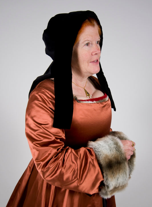 Finished Garment - Early Tudor woman's round velvet bonnet & silk veil