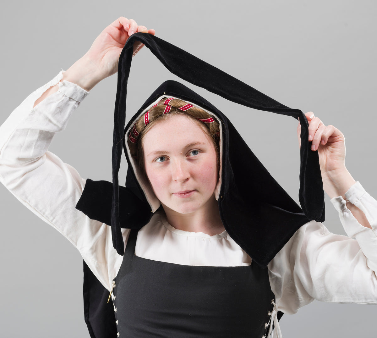 Finished Garment - Early Tudor woman's bonnet, paste and frontlet