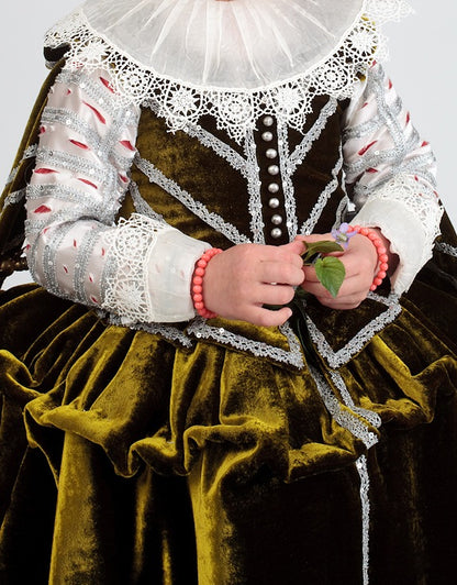 COMPLETE EXHIBITION - The Tudor Child: clothing and culture 1485 to 1625