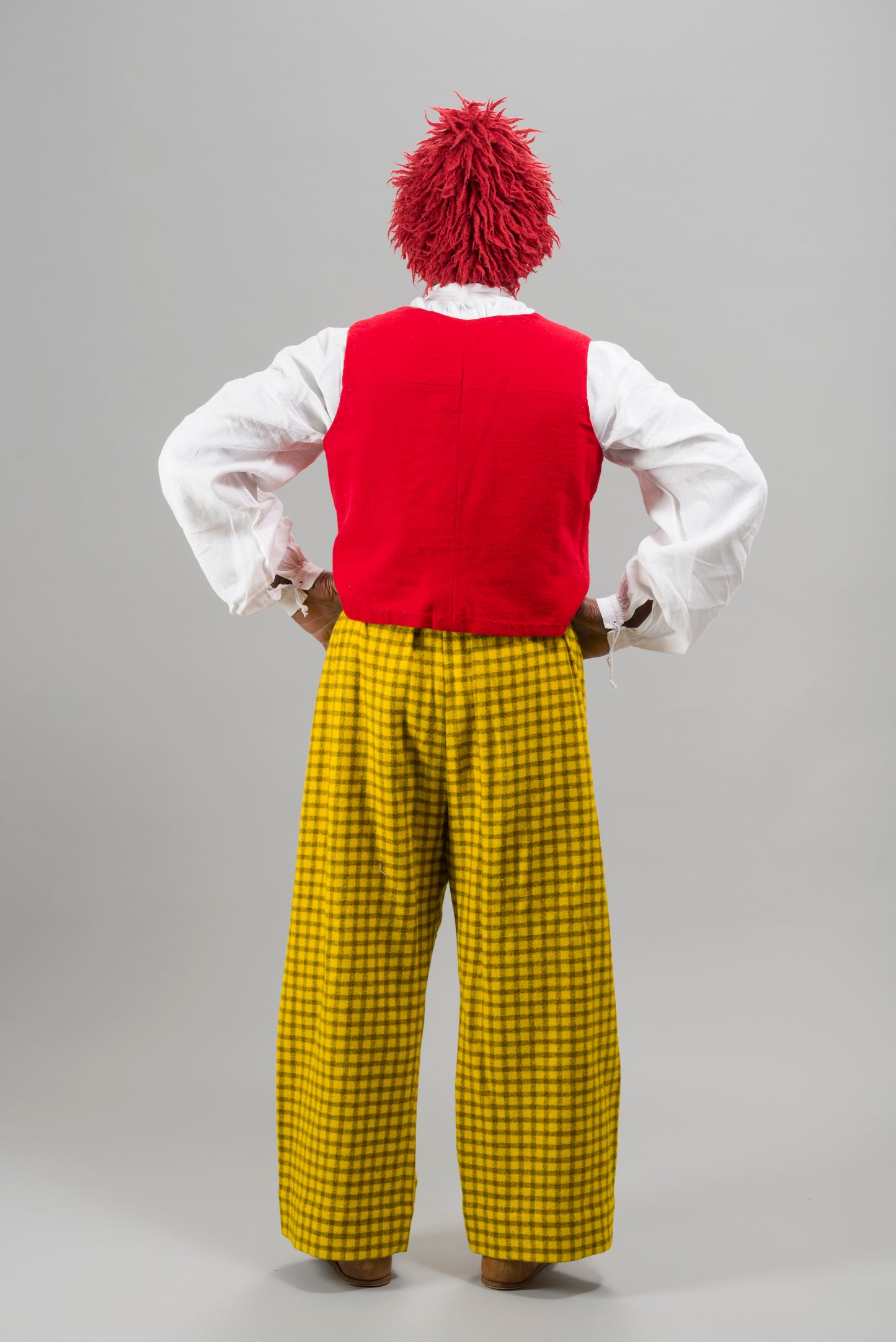 Finished garments - Sailor's ensemble with grey russet cassock, red petticoat and yellow checked slops