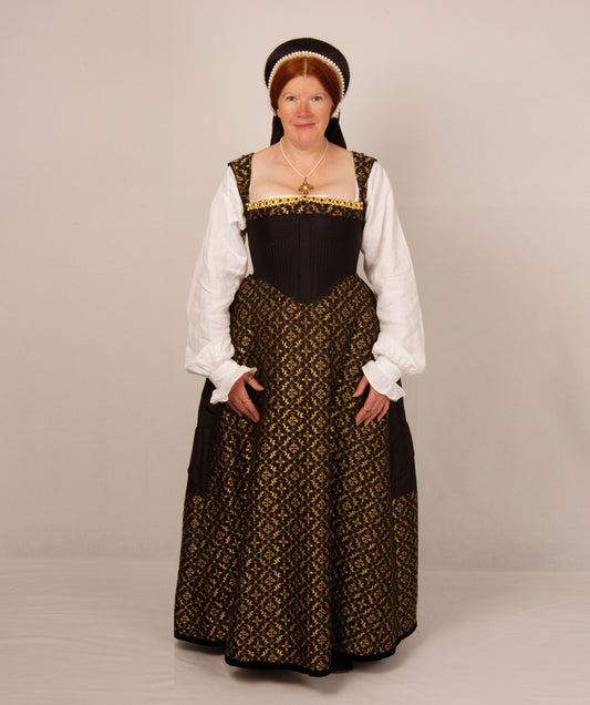 Pattern for Henrician lady's French kirtle & foresleeves