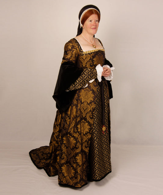 Pattern for Henrician lady's gown