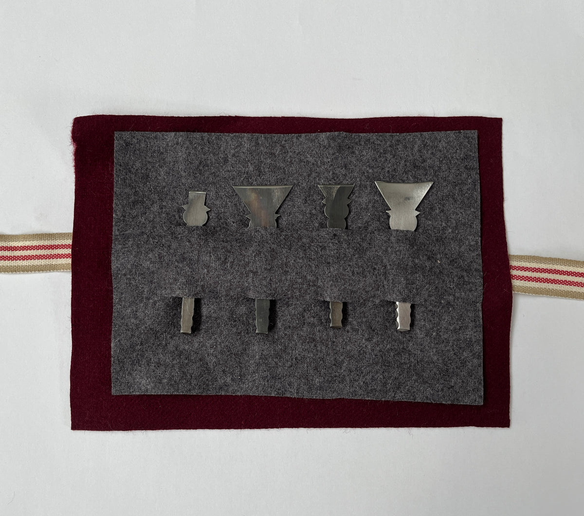 Buttonhole Tools Pinking (or slashing) and buttonhole tool set for Tudor style 16th cen ...