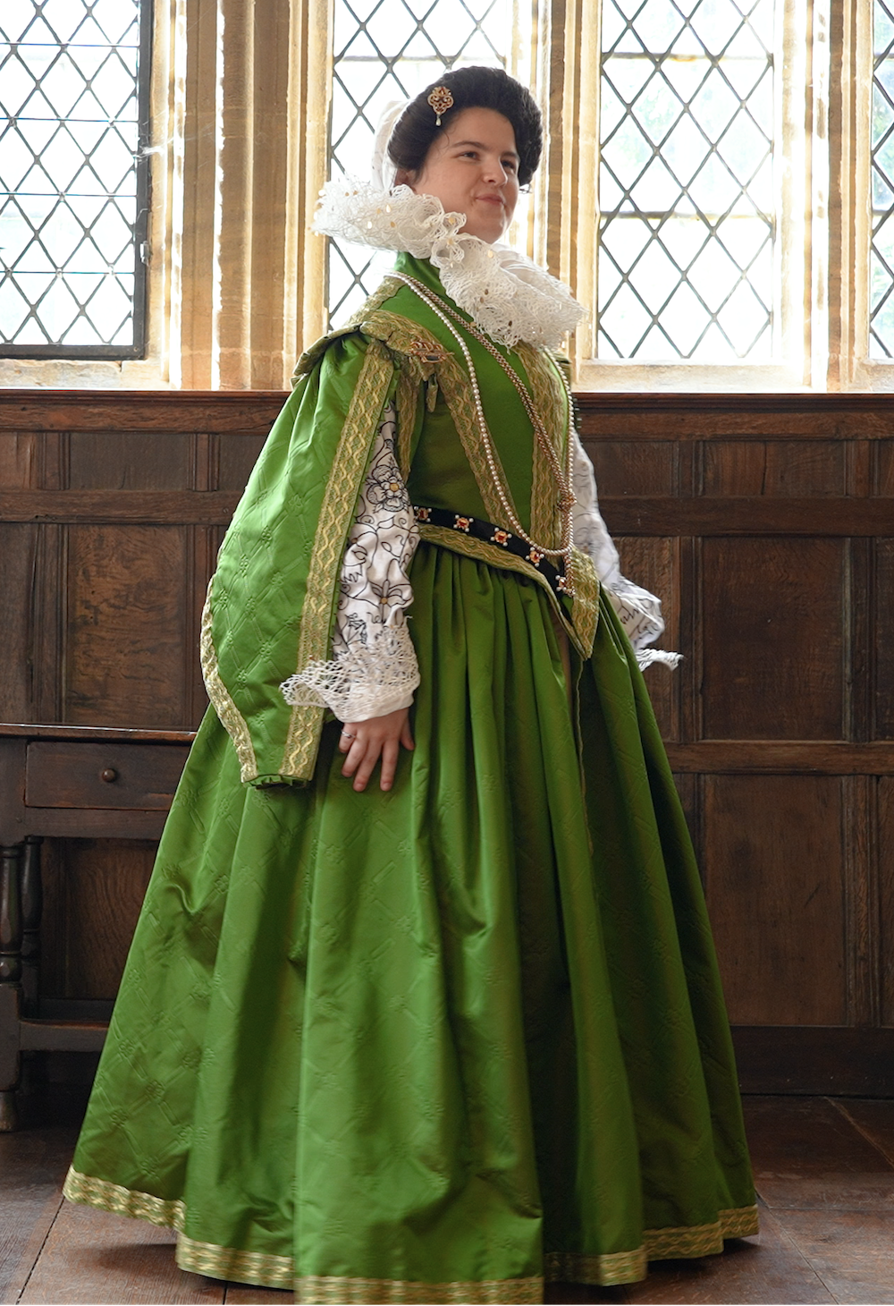 Pattern for Elizabethan Lady's high-bodied gown with hanging Spanish sleeves