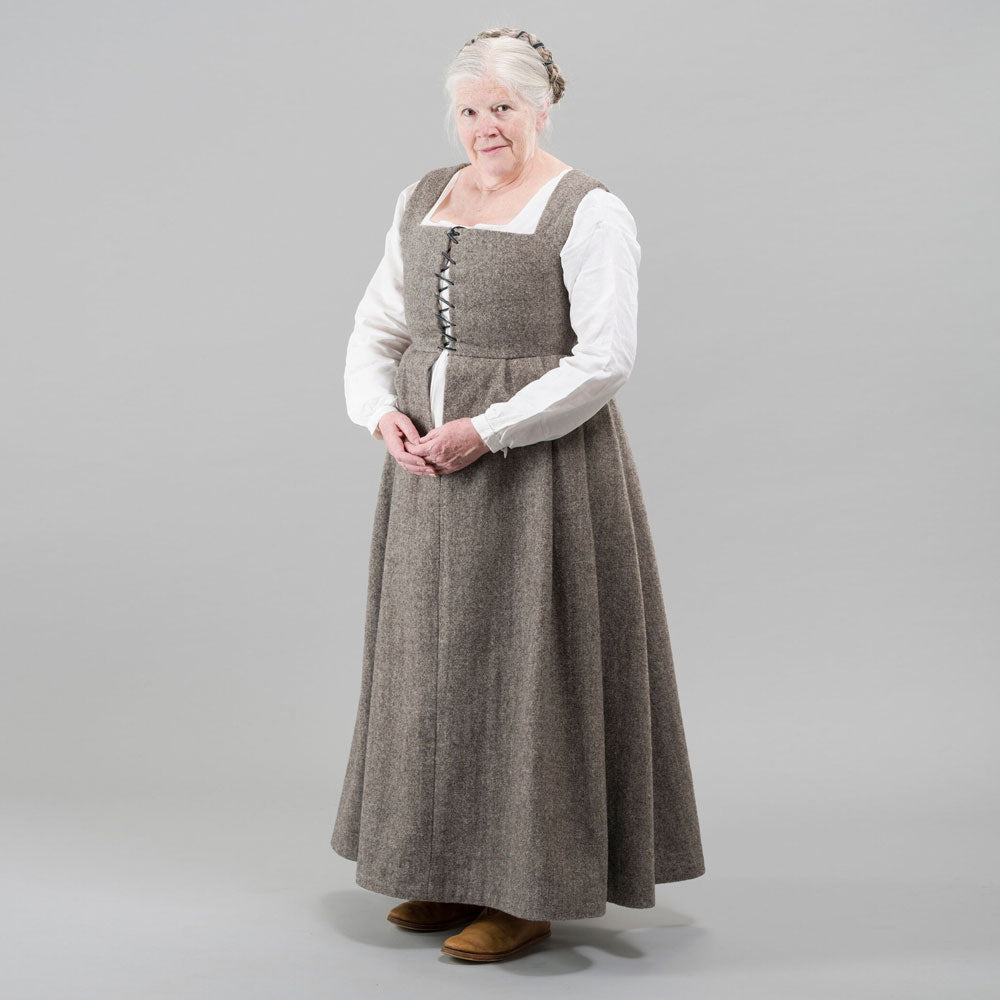 Pattern for Tudor woman's kirtle & petticoat with variations, Tudor Tailor exclusive