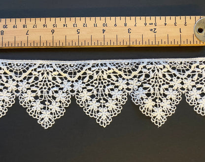 Georgian or Victorian style sprig lace for costumes and reenactment, 2 3/4" (70mm) - sold by the half yard