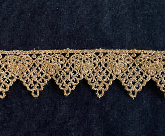 Tudor style bright gold deep point lace for Renaissance or Elizabethan reenactment, 1 1/2" (38mm) - sold by the half yard